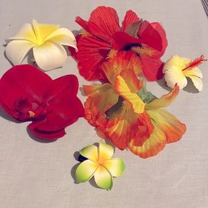 Floral hair clips